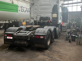 2009 Renault Premium, белый, 4850000 рублей, вид 2