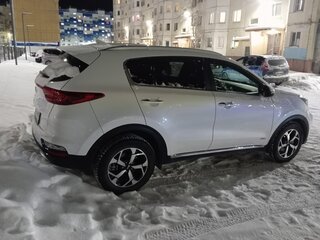 2019 Kia Sportage IV Рестайлинг, белый, 2650000 рублей, вид 4
