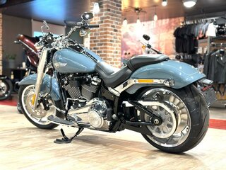 2024 Harley-Davidson Fat Boy, голубой, 3800000 рублей, вид 4