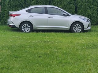 2021 Hyundai Solaris II Рестайлинг, серебристый, 1850000 рублей, вид 5
