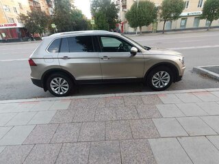 2017 Volkswagen Tiguan II, бежевый, 2150000 рублей, вид 5