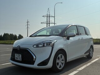 2020 Toyota Sienta II Рестайлинг, белый, 1550000 рублей, вид 1