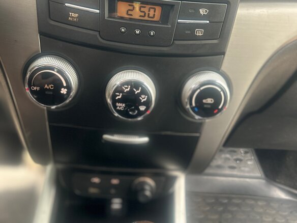 2012 SsangYong Actyon II, чёрный - вид 15
