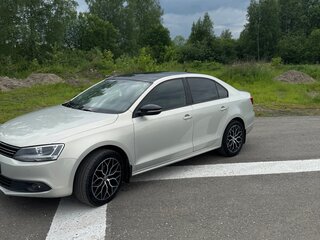 2011 Volkswagen Jetta VI, серебристый, 950000 рублей, вид 5