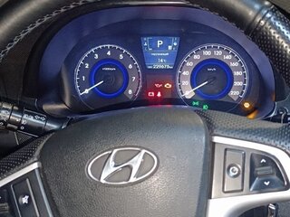 2013 Hyundai Solaris I, серебристый, 800000 рублей, вид 5