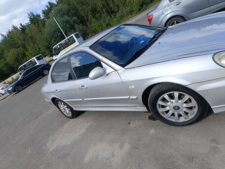 2004 Hyundai Sonata ТагАЗ IV (EF) Рестайлинг, серебристый, 320000 рублей, вид 4