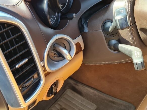 2013 Porsche Cayenne II (958), коричневый - вид 28