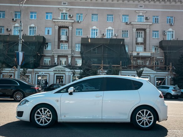 2012 SEAT Leon II Рестайлинг, белый, 1300000 рублей - вид 3