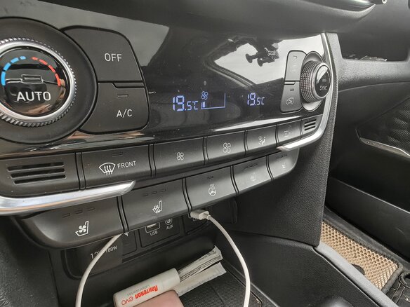 2019 Hyundai Santa Fe IV, серый, 2900000 рублей - вид 14