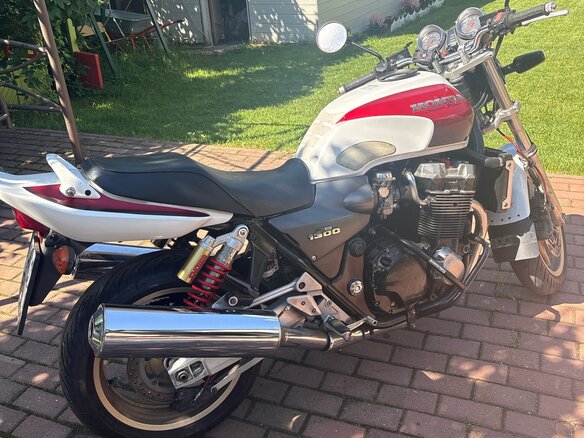 1999 Honda CB 1300, белый, 450000 рублей - вид 2