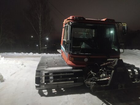 1992 PistenBully 300, красный, 3500000 рублей, вид 5
