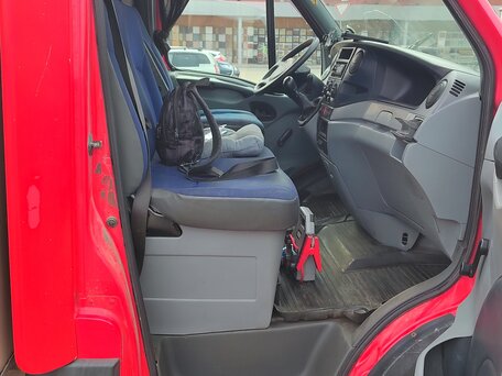 2008 Iveco Daily, красный, 1400000 рублей, вид 4