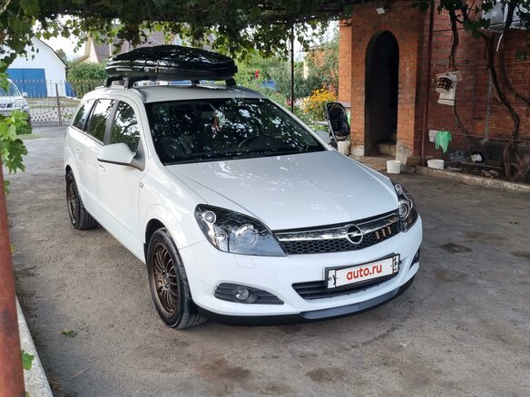 2013 Opel Astra H Рестайлинг, белый, 850000 рублей - вид 2