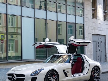 2010 Mercedes-Benz SLS AMG, белый, 30000000 рублей, вид 3