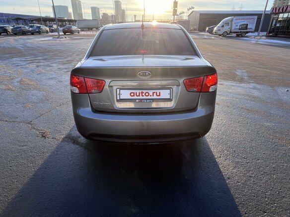 2011 Kia Cerato 5-speed II, серый, 920000 рублей - вид 10