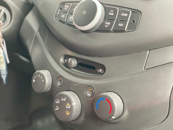 2011 Chevrolet Spark III, красный - вид 11