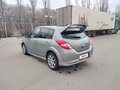 2011 Nissan Tiida I Рестайлинг, серый, 800000 рублей - вид 2