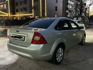 2010 Ford Focus II Рестайлинг, серебристый, 680000 рублей, вид 5