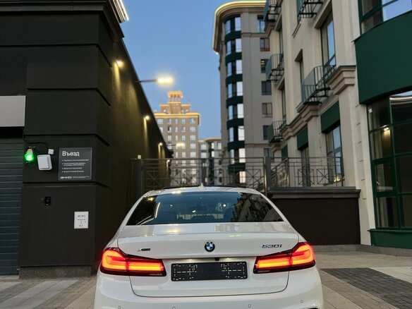2018 BMW 5 серии 530i xDrive VII (G30/G31/G38), белый, 4575000 рублей - вид 23