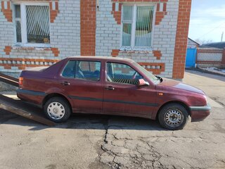 1994 Volkswagen Vento, красный, 150000 рублей, вид 3