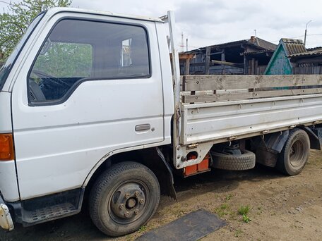 1992 Mazda Titan, белый, 1000000 рублей, вид 1
