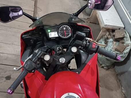 2011 Yamaha YZF-R15, красный, 200000 рублей, вид 5