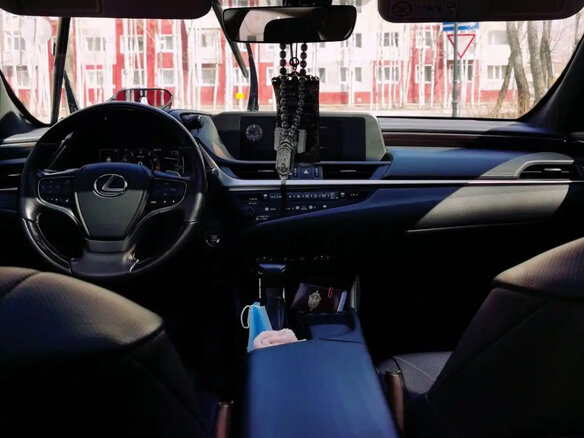 2019 Lexus ES 250 VII, серый, 4100000 рублей - вид 11