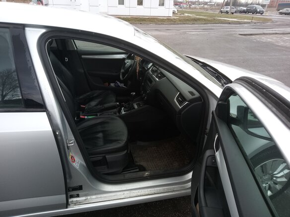 2014 Skoda Octavia III (A7), серебристый, 1350000 рублей - вид 18
