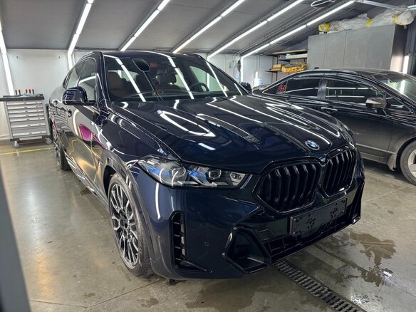 2023 BMW X6 40i III (G06) Рестайлинг, синий, 18600000 рублей - вид 3