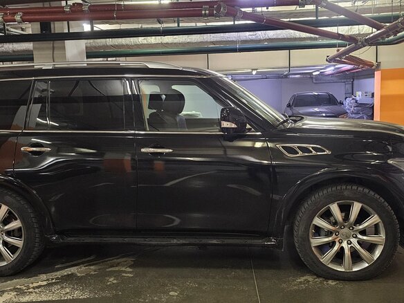 2012 Infiniti QX56 II, чёрный, 2350000 рублей - вид 2