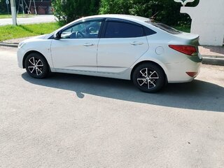 2016 Hyundai Solaris I Рестайлинг, серый, 1000000 рублей, вид 4