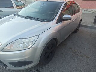 2009 Ford Focus II Рестайлинг, серебристый, 520000 рублей, вид 1