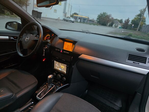 2008 Opel Astra H Рестайлинг, бежевый, 650000 рублей - вид 10