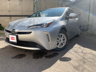 2020 Toyota Prius IV Рестайлинг (XW50), серый, 1950000 рублей, вид 2