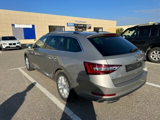 2017 Skoda Superb III, бежевый, 2200000 рублей, вид 3