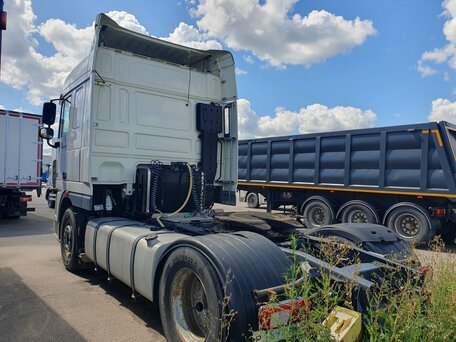 2017 DAF XF 105, белый, 3400000 рублей, вид 4