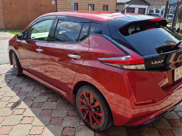 2018 Nissan Leaf II (ZE1), красный, 1850000 рублей - вид 21