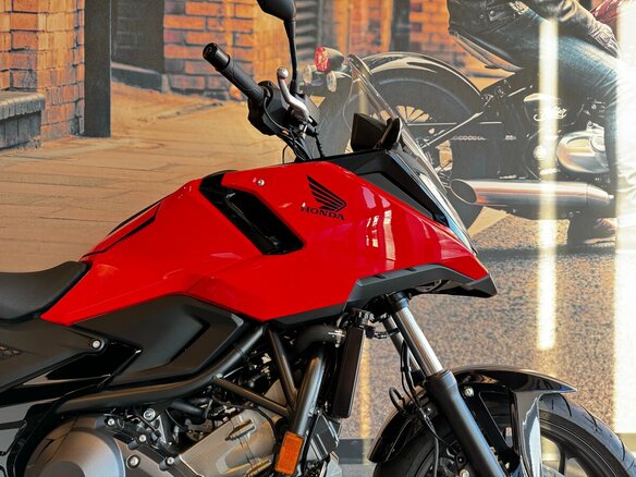 2026 Honda NC 750X, красный, 1530000 рублей - вид 5
