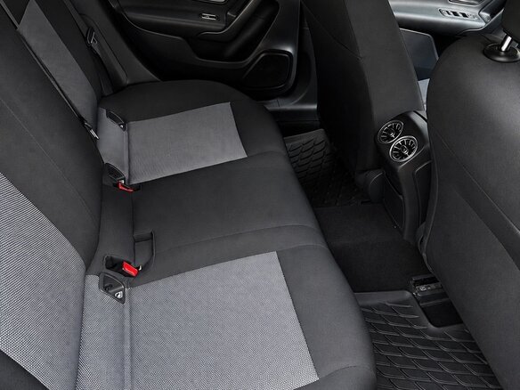 2019 Mercedes-Benz A-Класс 200 IV (W177), чёрный - вид 3