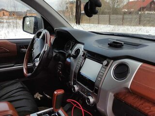 2014 Toyota Tundra CrewMax II Рестайлинг, коричневый, 6000000 рублей, вид 4