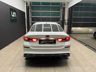 2019 Kia Optima IV Рестайлинг, белый, 1450000 рублей, вид 5