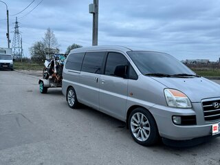 2005 Hyundai H-1 I Рестайлинг, серебристый, 850000 рублей, вид 1
