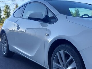 2013 Opel Astra GTC J Рестайлинг, белый, 750000 рублей, вид 3