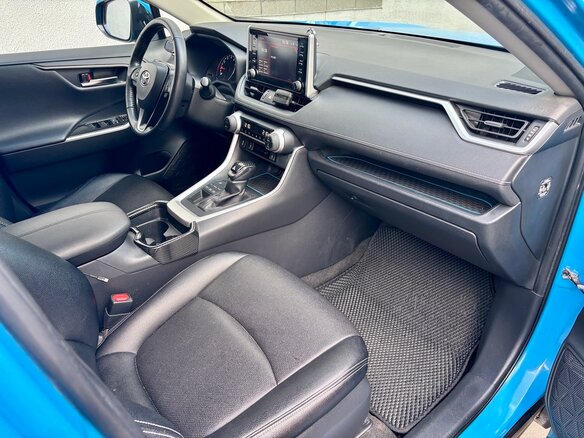 2020 Toyota RAV4 V (XA50), синий, 2720000 рублей - вид 24
