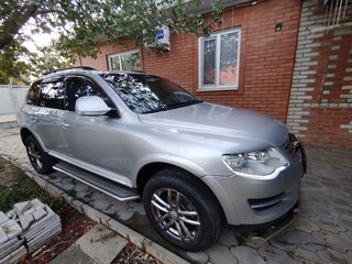 2007 Volkswagen Touareg I Рестайлинг, серебристый, 1250000 рублей, вид 2
