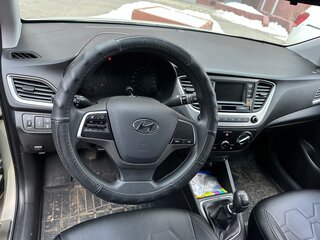 2019 Hyundai Solaris II, бежевый, 1500000 рублей, вид 3