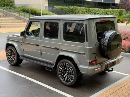 2026 Mercedes-Benz G-Класс AMG 63 AMG II (W465) Рестайлинг, серый, 32600000 рублей, вид 3