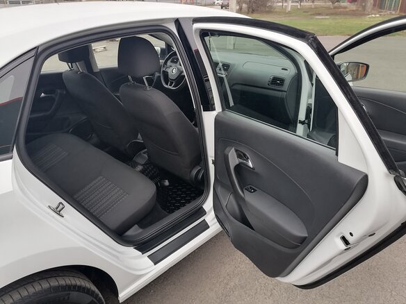 2017 Volkswagen Polo V Рестайлинг, белый, 1385000 рублей - вид 12