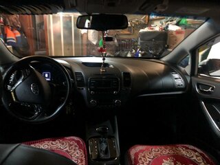 2018 Kia Cerato III Рестайлинг (Classic), белый, 1625000 рублей, вид 4