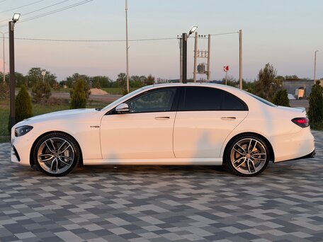 2020 Mercedes-Benz E-Класс AMG 53 AMG V (W213) Рестайлинг, белый, 7200000 рублей, вид 4